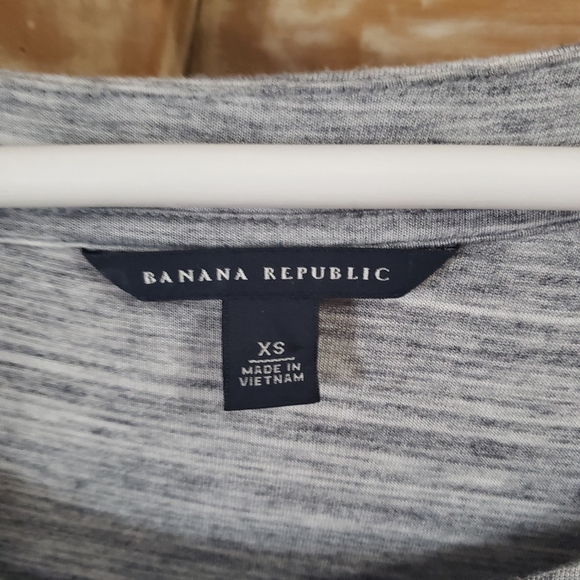 Banana Republic XS Soft Rayon Midi Gray Dress with Asymetrical Side Ruching - Picture 4 of 9